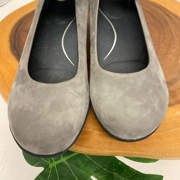 DANSKO Grey Suede Ankle Strap Ballet Wedges Sz:40 - Picture 5 of 10